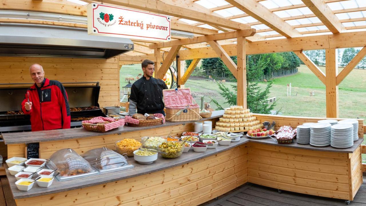 Ferienhotel Goldhuebel Нойхаузен Экстерьер фото