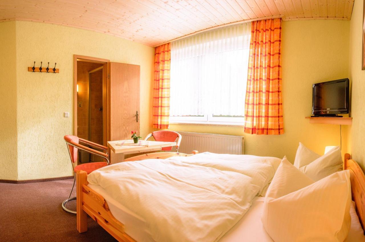 Ferienhotel Goldhuebel Нойхаузен Экстерьер фото