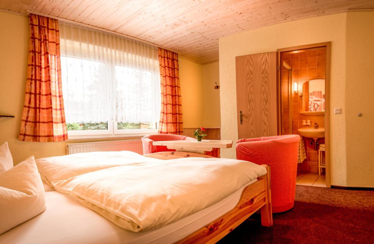 Ferienhotel Goldhuebel Нойхаузен Экстерьер фото